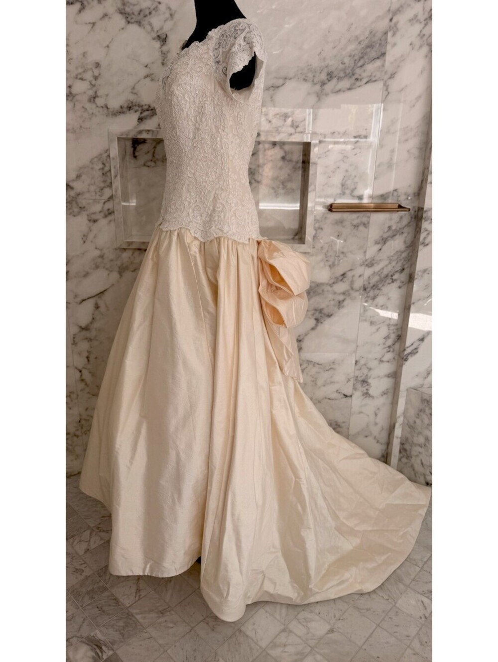 Vintage Mori Lee Wedding Dress Size 14 100% Silk Lace Bow Train Bridal Gown New